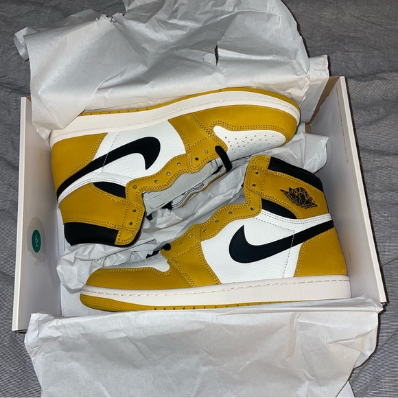 NEW Nike Air Jordan 1 Retro OG High Yellow Ochre Men's